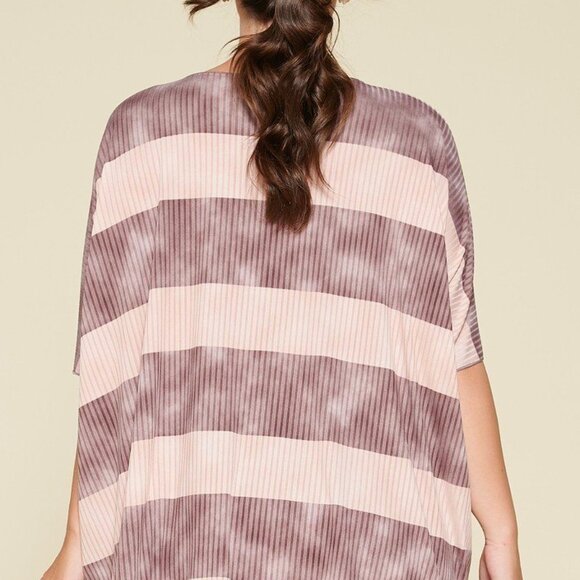 Stripe Printed Pleated Blouse Featuring A Boat Neckline And 1/2 Sleeves - Picture 5 of 5